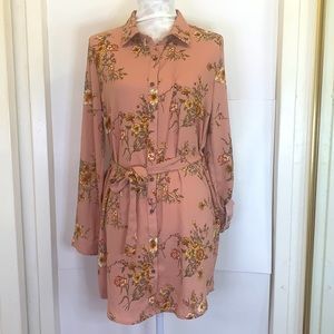 Romantic pink floral dress shirt 🌸